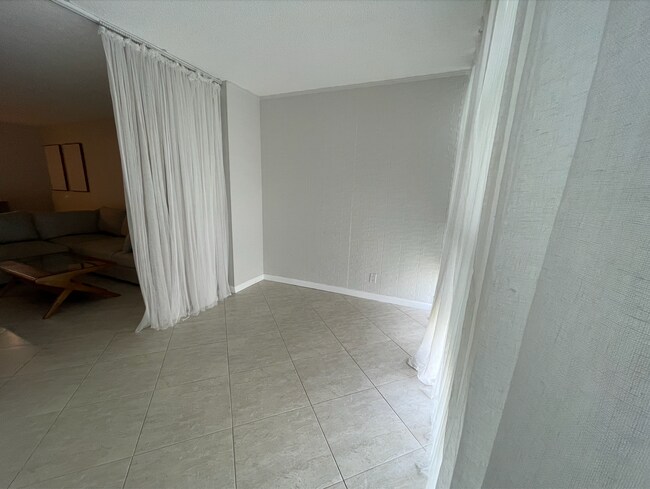 Building Photo - 2000 Atlantic Shores Blvd