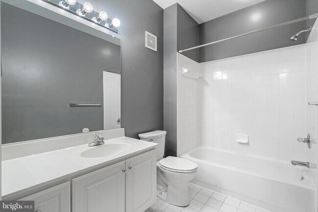 Building Photo - 1024 Leeward Way