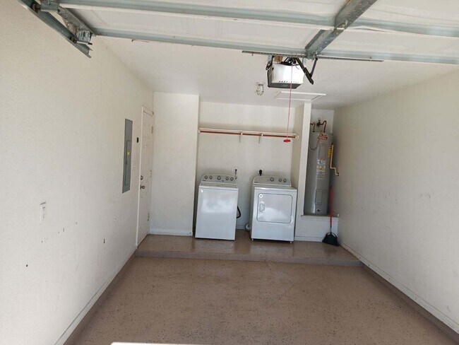 Building Photo - 3105 Denia Ct
