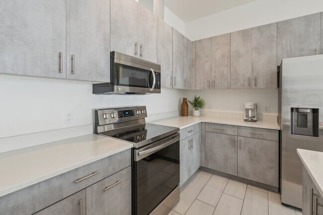 Building Photo - Luxury 1 Bedroom + Flex Space | 2 Full Baths | 975 Sq. Ft. | The Cedars, Dallas