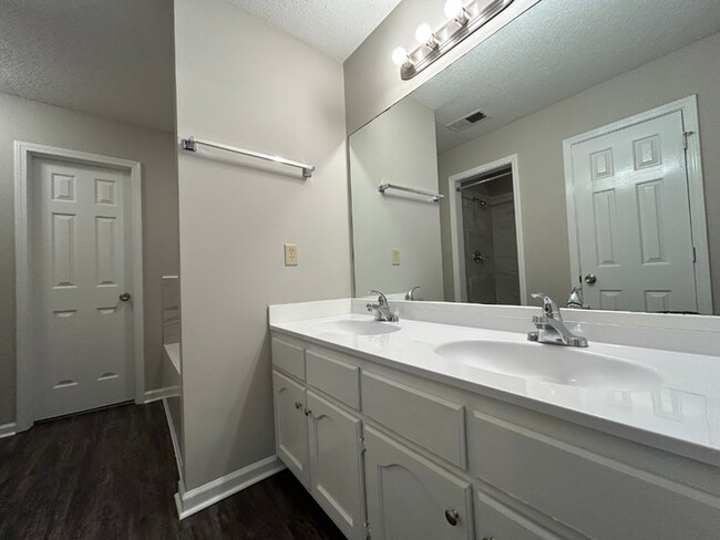 Building Photo - Spacious 3BR/2BA Lake Community Home | Soaring High Ceilings, Fireplace & 2-Car Garage