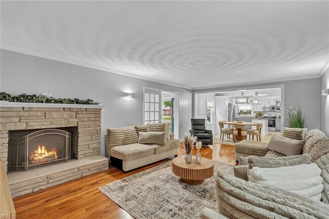 Building Photo - 5800 Barberry Ln