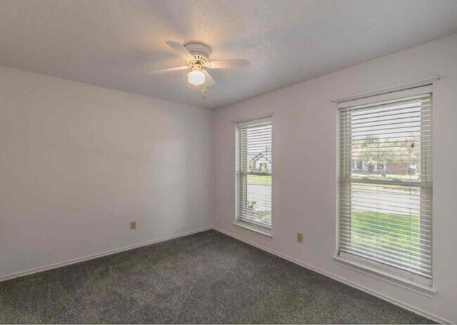 Building Photo - 1317 Bryan Pl