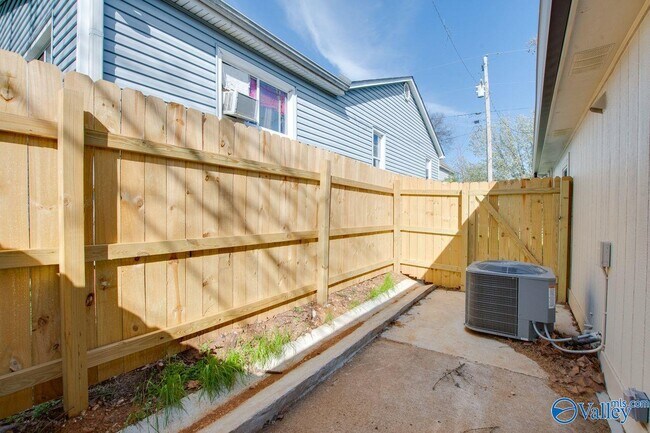 Building Photo - 4104 Mc Vay St SW