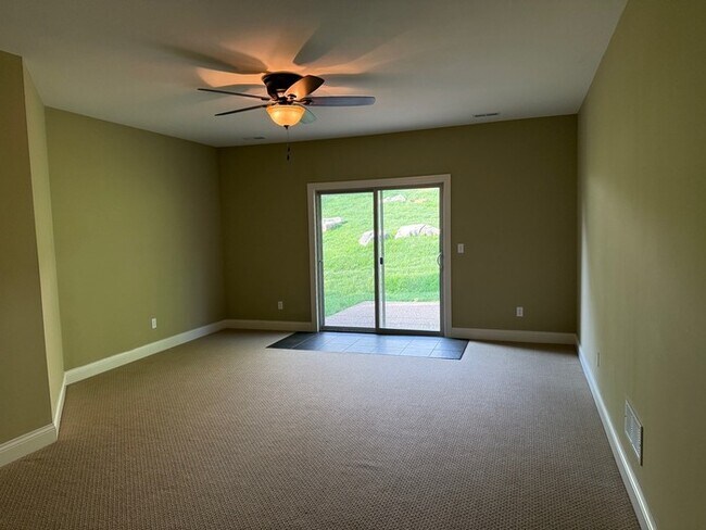 Building Photo - 36 Sag Harbor Ct