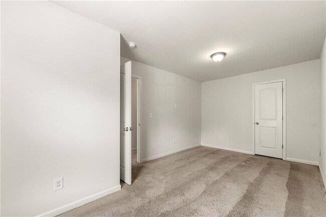 Building Photo - 2383 Hackamore Dr