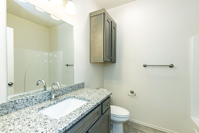 Building Photo - "Charming 2-Bed, 2-Bath Oasis with 1,227 Sq Ft of Comfort in Wolfforth!"