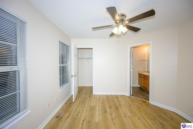 Building Photo - 130 Skyline Dr