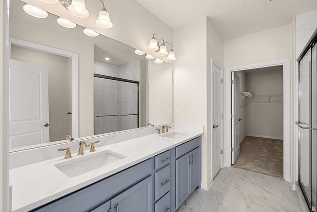 Building Photo - 2 Stratton Dr