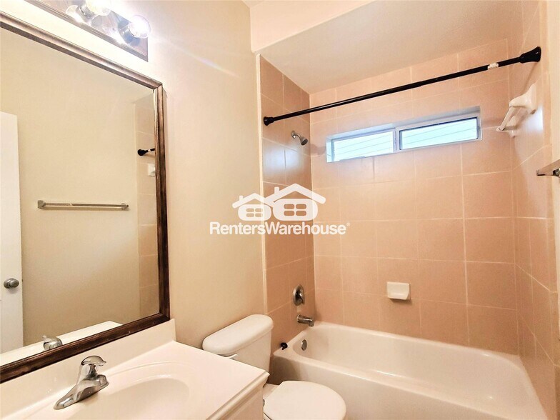 Building Photo - 14238 Englewood Park Ln