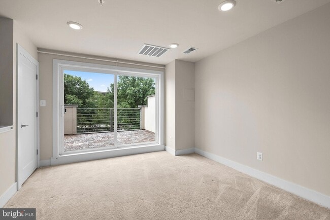 Building Photo - 10413 Fernwood Rd
