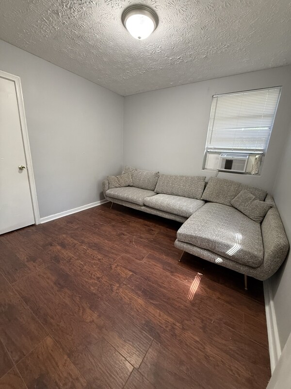 Building Photo - 5222 Lexington Ave