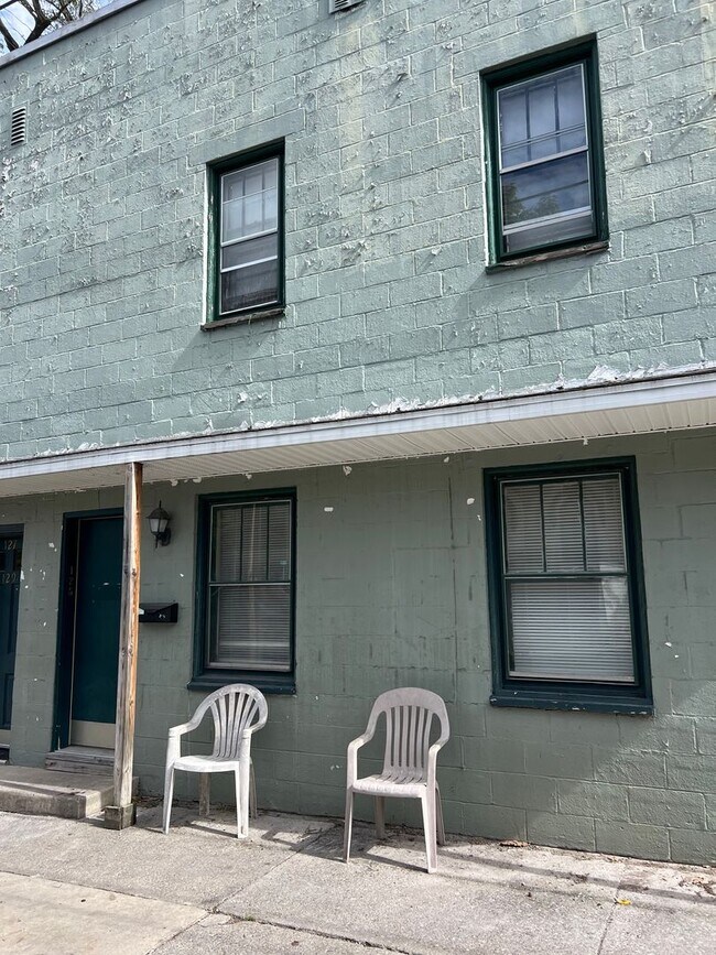 Building Photo - 125-131 N West St