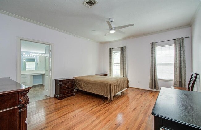 Building Photo - 6855 Bellgreen Dr