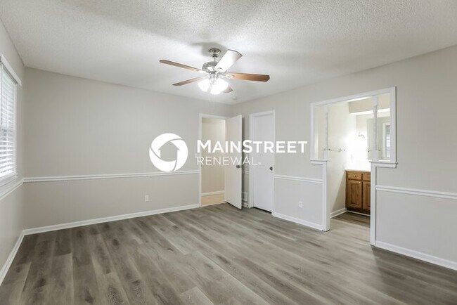 Building Photo - 5 Bedroom Pet-Friendly Home in LIBERTY, MO...