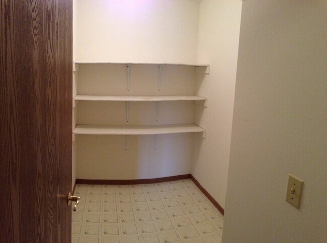 Building Photo - 801 Borden Rd