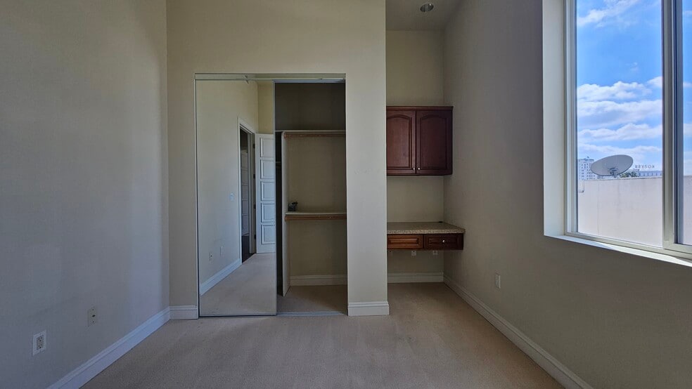 Building Photo - 440 S Occidental Blvd