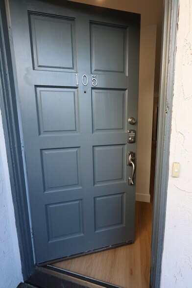 Building Photo - 4034 Nobel Dr