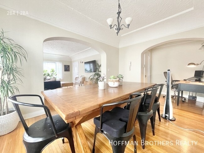 Building Photo - 606 N Spaulding Ave