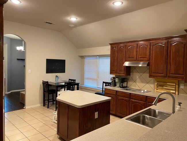 Building Photo - 5827 Silver Sage Ln