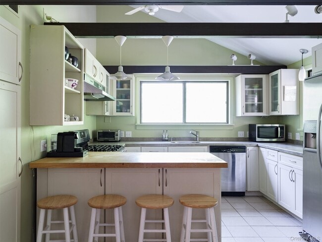 Building Photo - 56 Great Spruce Ln