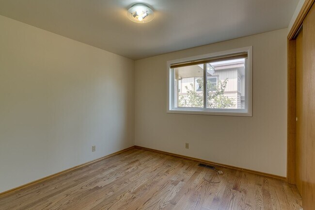 Building Photo - Water View Kirkland home West of Market st...