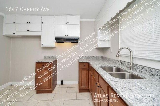 Building Photo - 1647 Cherry Ave