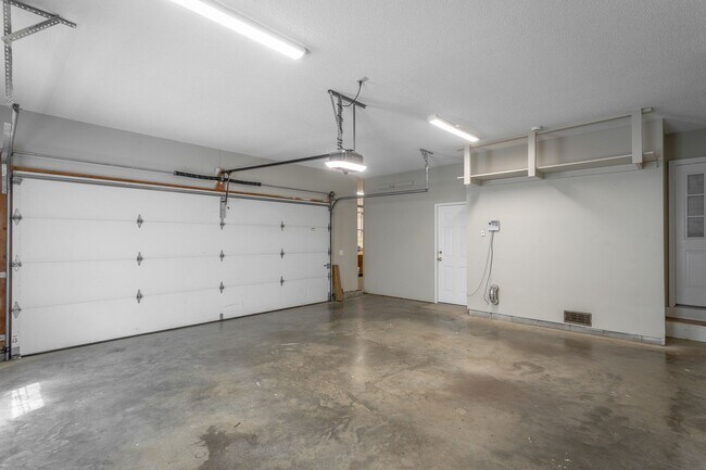 Building Photo - 8517 Horseshoe Bend Ln