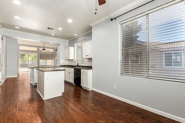 Building Photo - Beautiful Chandler Rental