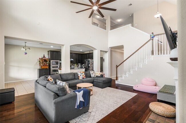 Building Photo - 6819 Lavington Way