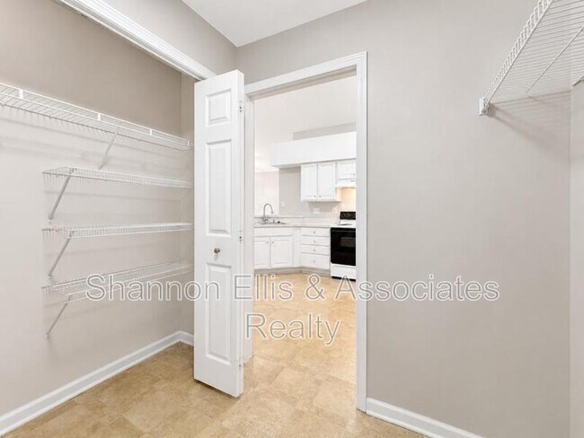 Building Photo - 3057 Orchard Ridge Cir