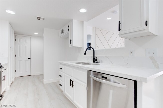 Building Photo - 5792 Ambassador Ave