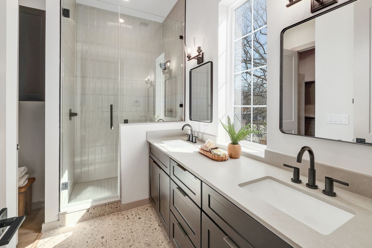 Building Photo - 1732 Bunche Rd