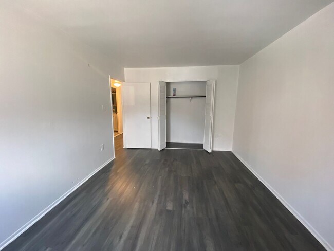 Building Photo - 3025 S 72nd St