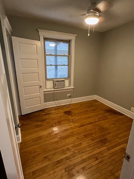 Building Photo - 132 Circle Ave