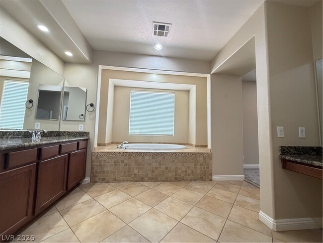 Building Photo - 116 Augusta Course Ave