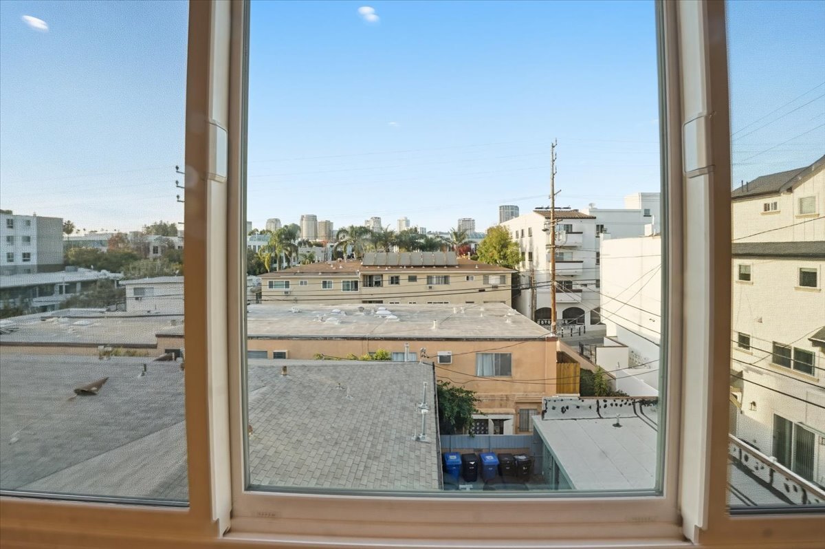 Building Photo - 1820 Prosser Ave