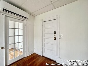 Building Photo - 827 Steves Ave