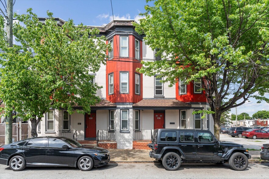 Building Photo - 305 E 9th St