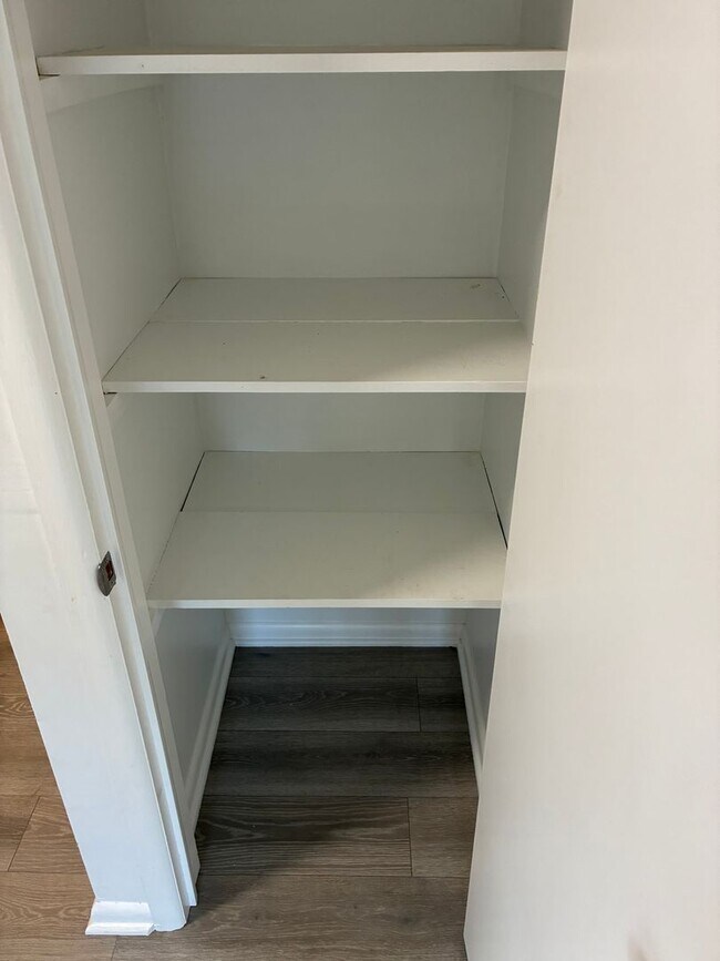 Building Photo - Rountree school district, fully remodeled 2 bed, 1 bath duplex walking distance to MSU campus and...