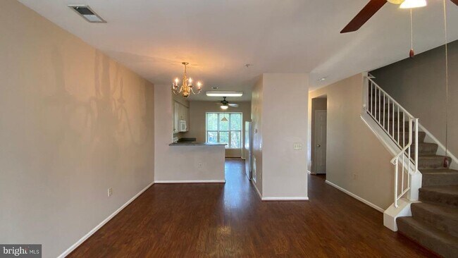 Building Photo - 2461 Medford Ct