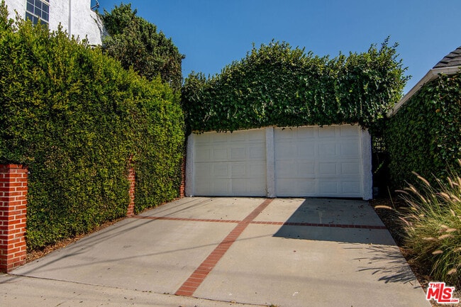 Building Photo - 466 S Orlando Ave