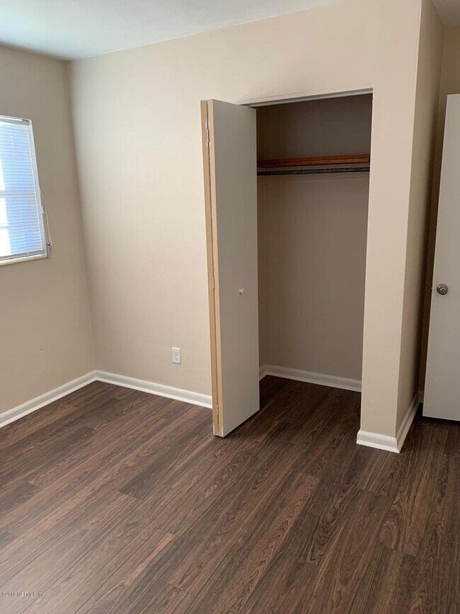 Building Photo - 7503 Merrill Rd