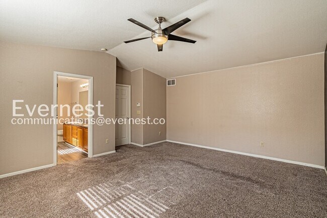 Building Photo - Spacious Home with Fenced Backyard and 2-Car Garage / 4 Bed, 3 Bath  / Voucher Accepted / Coming ...