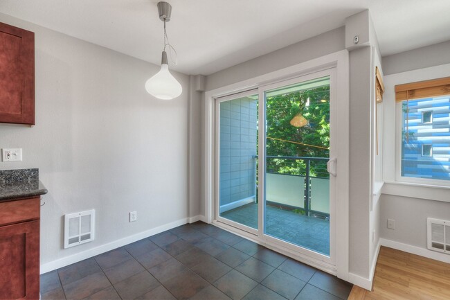 Building Photo - Capitol Hill Urban Living