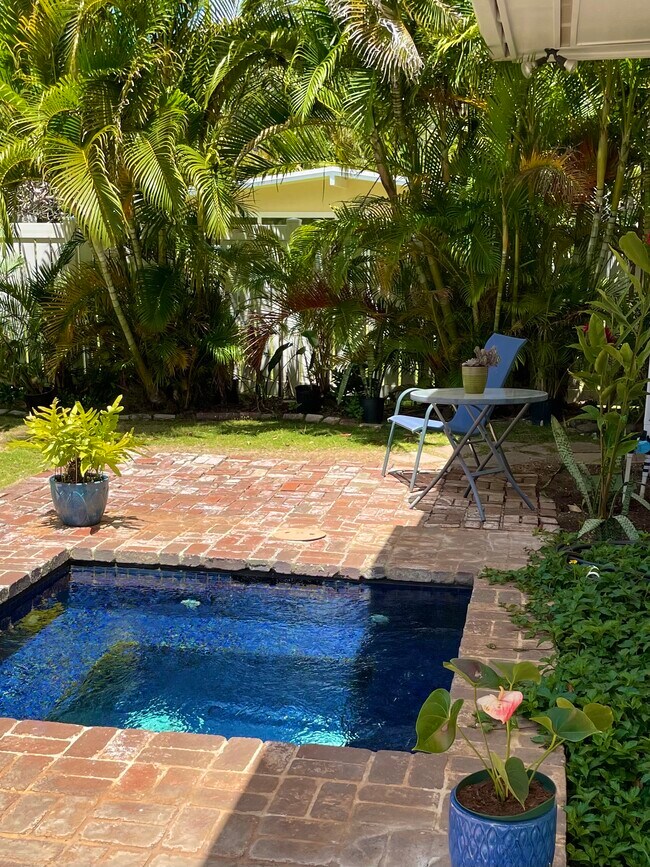 In-ground Hot Tub - 335 Wailupe Cir