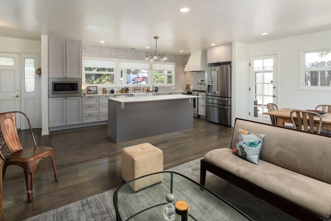 Building Photo - Updated home with spacious yard