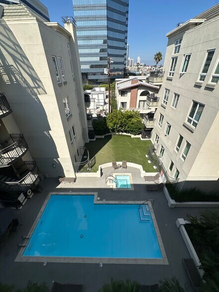 Pool and Jacuzzi - 12222 Wilshire Blvd