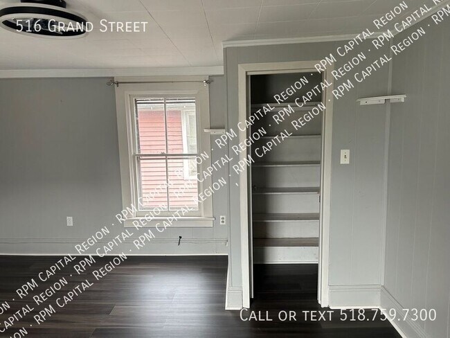 Building Photo - 516 Grand St