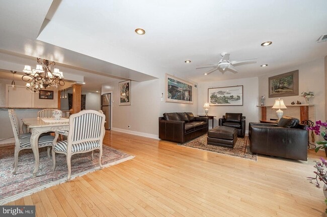 Building Photo - 1750 Oakwood Terrace